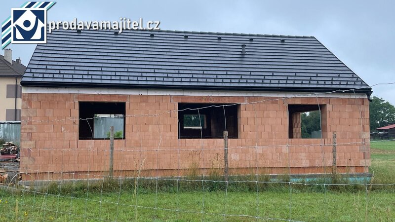 Prodej hrubé stavby rodinného domu 102 m², pozemek 739 m²